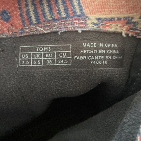 TOMS Laurel Burnished Suede Boot - Picture 8 of 11